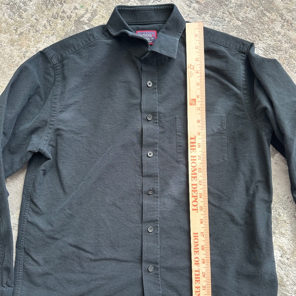 Untuckit men's black flannel shirt